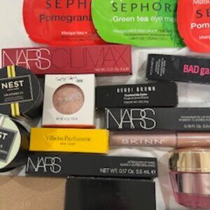 NWT 25 Item Luxury Beauty Bundle W/ Candles, Full Size Makeup, and Fragrance.